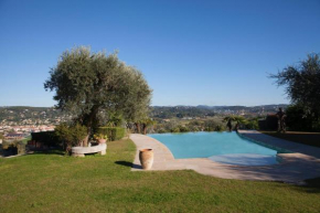 Cannes Mas provençal piscine 8 personnes 350 m2